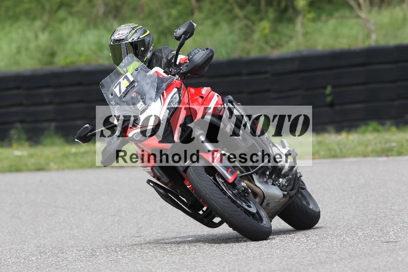 /Archiv-2025/10 23.04.2025 Cornu Master School ADR/rot-rouge/71